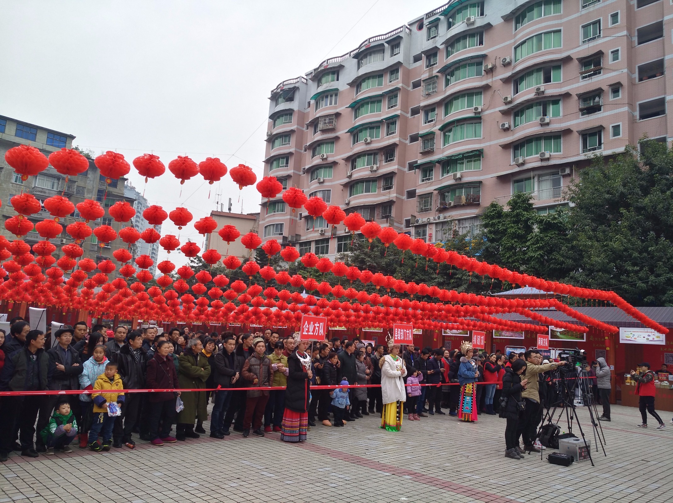 彭水電商扶貧獻(xiàn)愛心——扶貧活動設(shè)計(jì)搭建